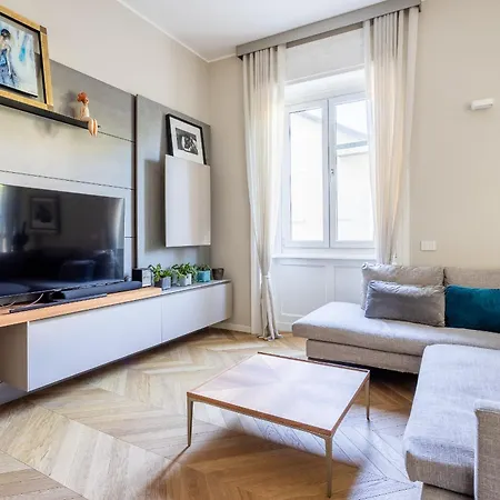 Design Nearby Duomo Apartment Milan