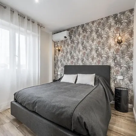 Station 400 Mt Apartment *