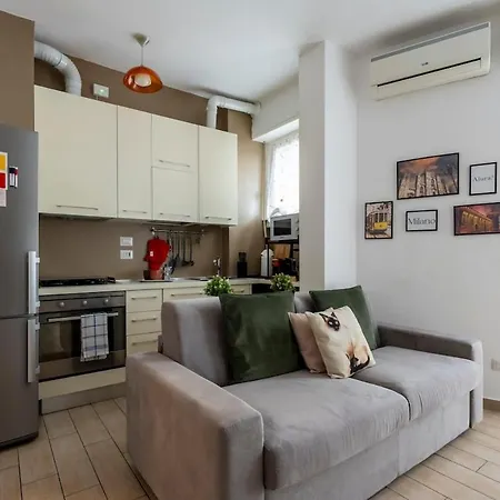 At Davide's House - Near The Metro * Милан