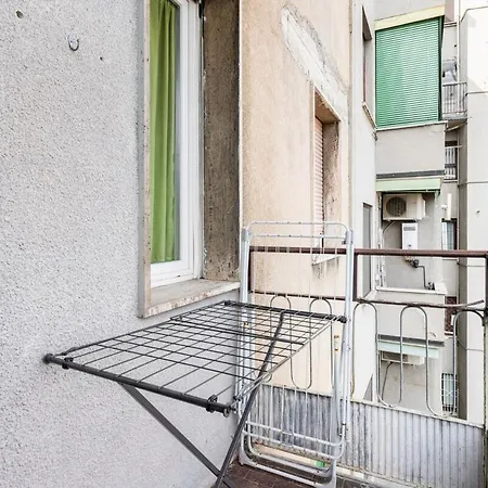 Lovely Flat Close To Center In Porta Romana Apartmán