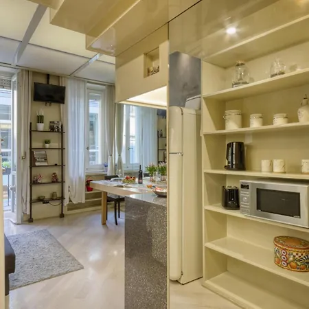 شقة Cerva - Cozy 1 Bedroom With Balcony In San Babila By Rentopolis ميلان