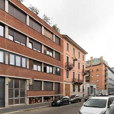 Guesthost - Farini For 6 People