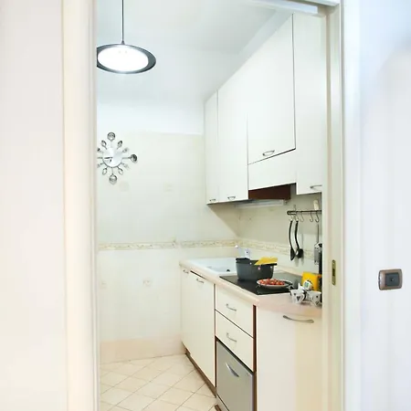 Cozy 5 Posti Letto - 15 Minuti Dal Duomo - Metro M1 A 4 Minuti - Ac - Wifi - Netflix Lejlighed Milano