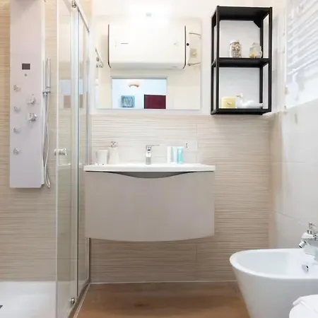 Mylo's -15 Minutes From The Duomo, Ieo, Prada Apartamento *