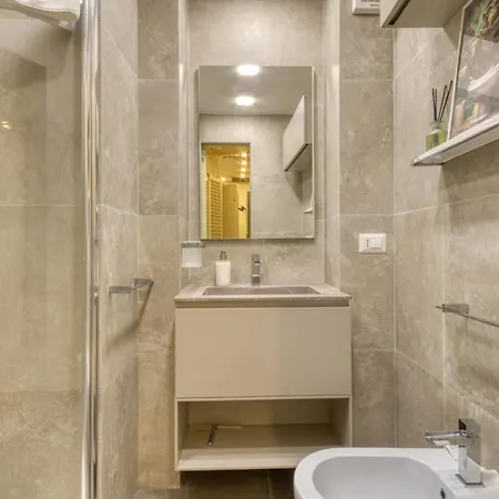 Cerva - Cozy 1 Bedroom With Balcony In San Babila By Rentopolis