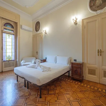 Appartement Historic Close To The Station Milaan