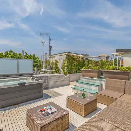 公寓 Penthouse With Terraces, Jacuzzi & Garage *