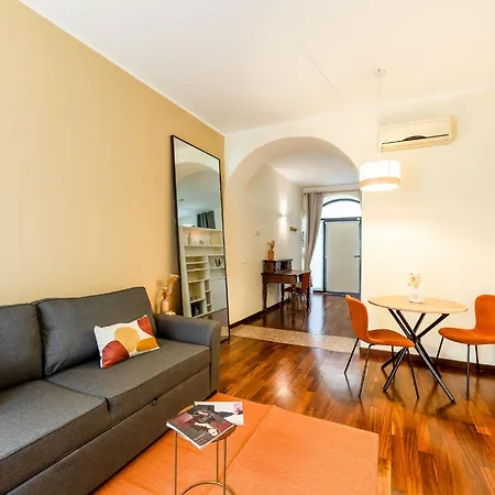 Loft With Private Garden At Navigli Appartamento