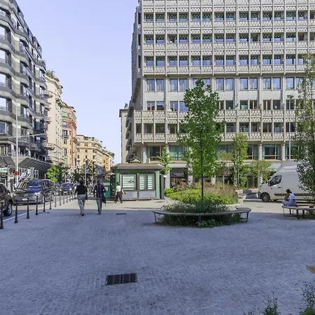 Daire Cerva - Cozy 1 Bedroom With Balcony In San Babila By Rentopolis Milano