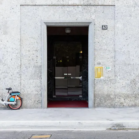 Apartment Design Nearby Duomo *