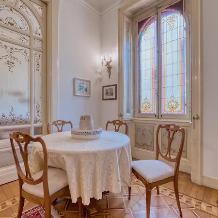 Appartement Historic Close To The Station Milaan