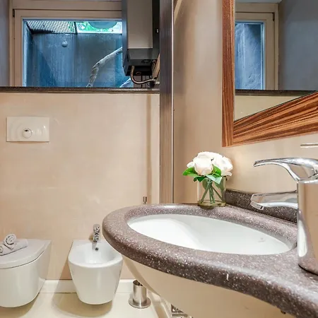 Breraprivata, Con Giardino E Jacuzzi Ad Uso Esclusivo - Lejlighed *