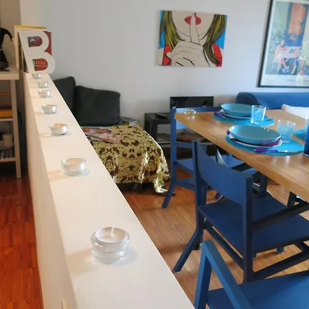 Bright And Lovely Private In Appartement