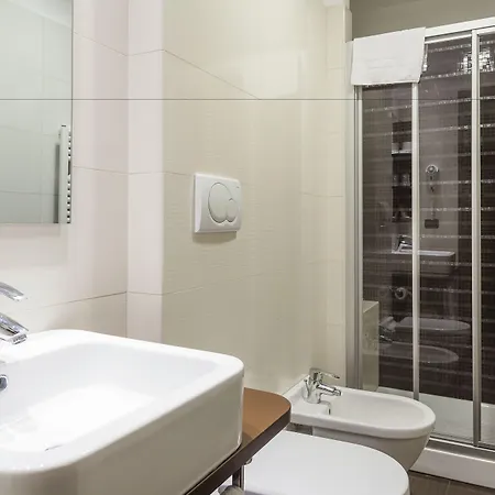 Des Etrangers 3* Milano