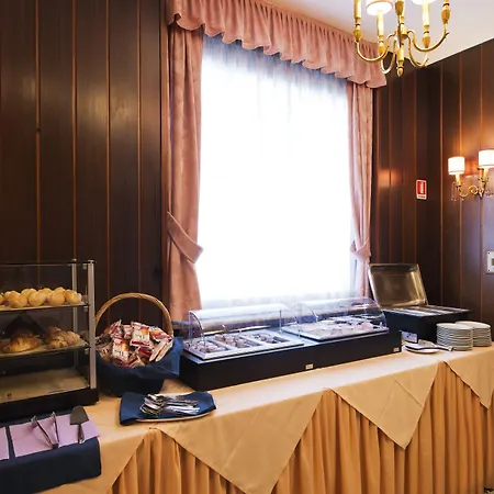 Mec Hotell 3*