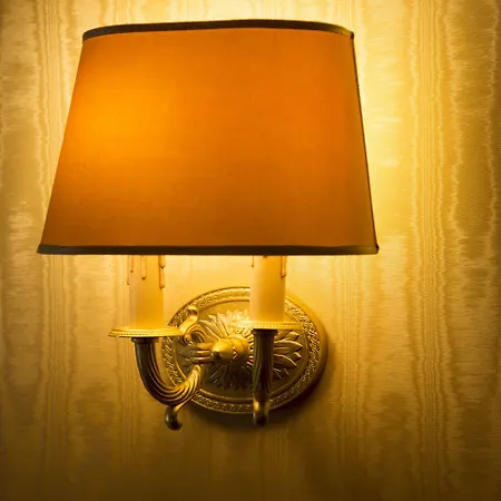 מלון Petit Palais De Charme 4*