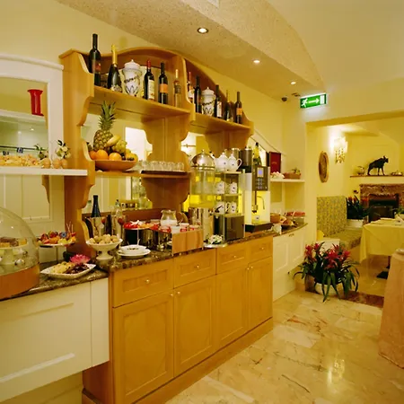 Hotel Boutique Dieci 4*