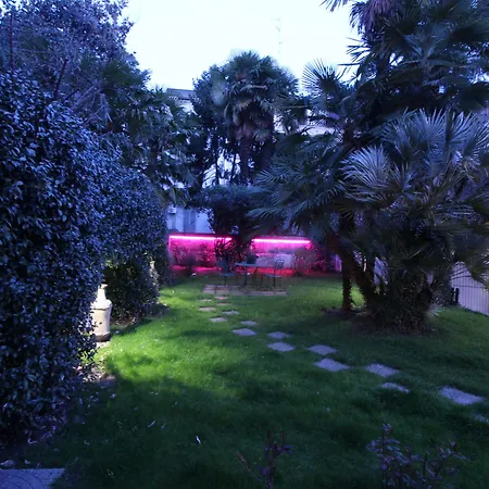 Hotel Charly