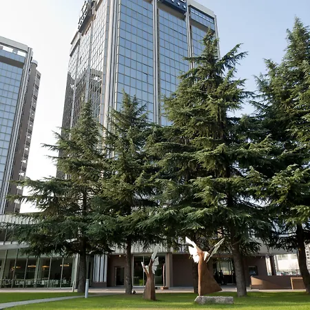 Western The Hub מילאנו