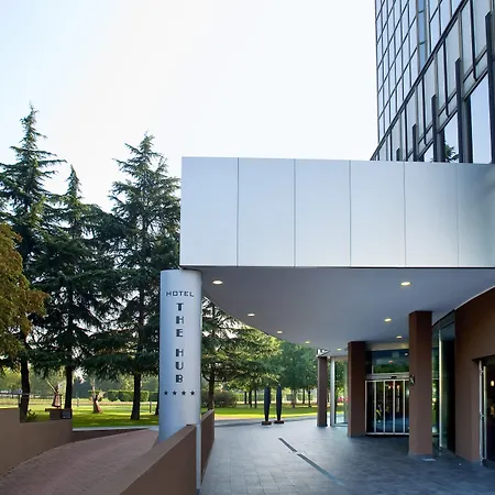 Western The Hub Hotel 4*