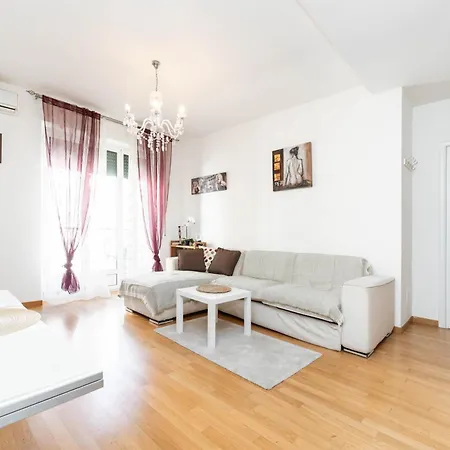 Isabel House Милан