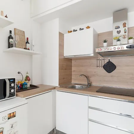 Guesthost - Bright Bocconi Apartamento Milán