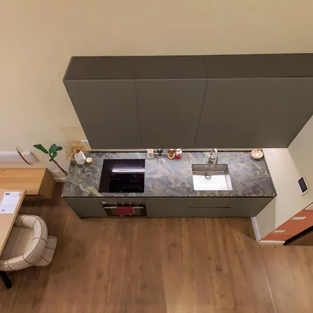 M1-m2 Modern Loft Just A Stone's Throw From The Metro 아파트 밀라노