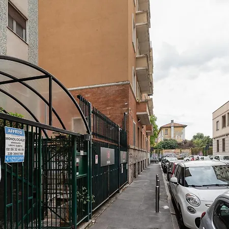 Guesthost - Bright Bocconi Apartamento