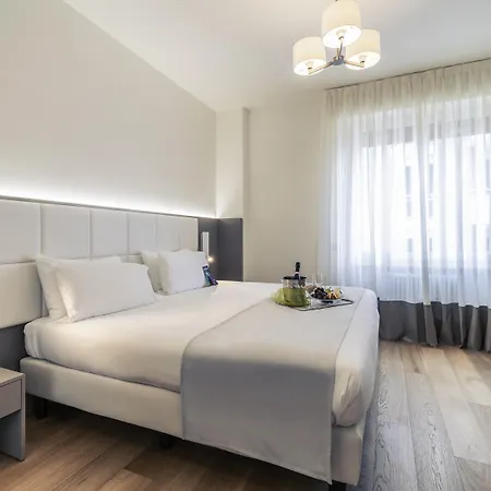 Отель Mercure Solari