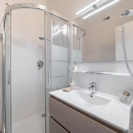 Ξενοδοχείο με διαμερίσματα Navigli 4*