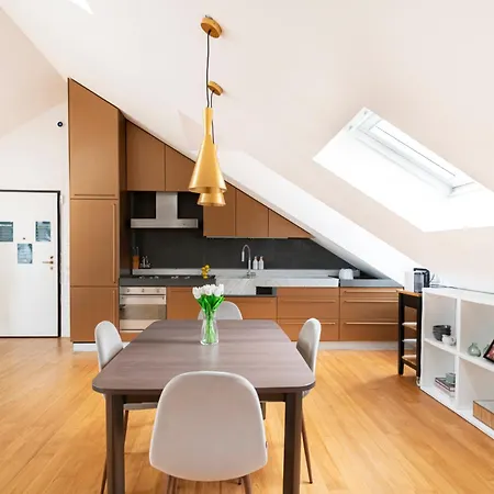 Easylife - - Maroncelli 5 - Porta Garibaldi Milano