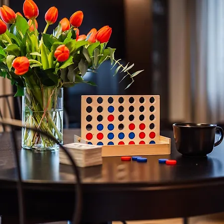 The Players Lounge - Station Area