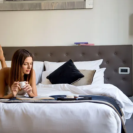 Montenapoleone 4* Mailand