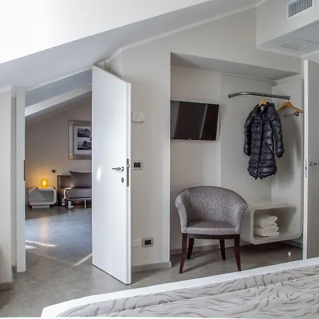 蒙特拿破仑大道套房酒店 4*