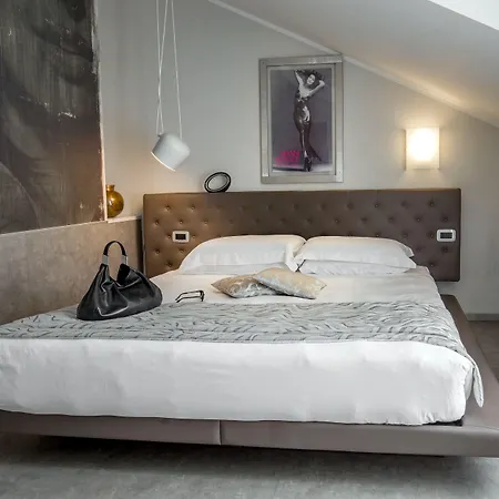 蒙特拿破仑大道套房酒店 4*