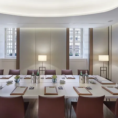 Mandarin Oriental, ホテル