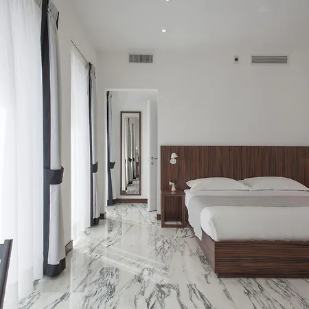 My Bed Montenapoleone 2* Milan