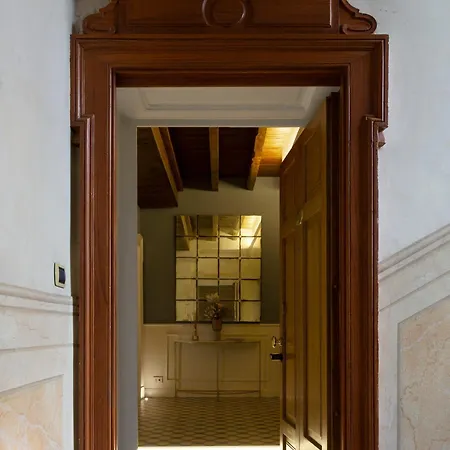 Pensión Younique Boutique Milán