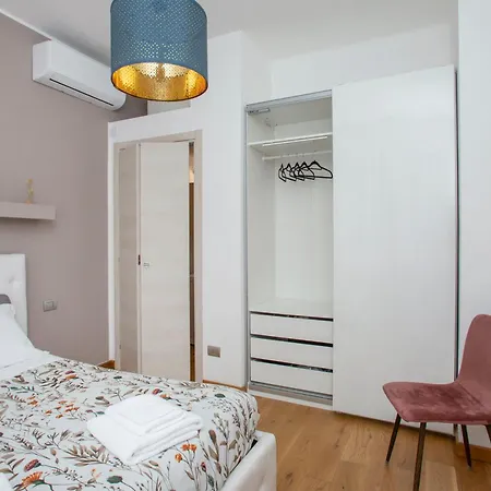 Bibi Pied-à-terre Vetra - Two