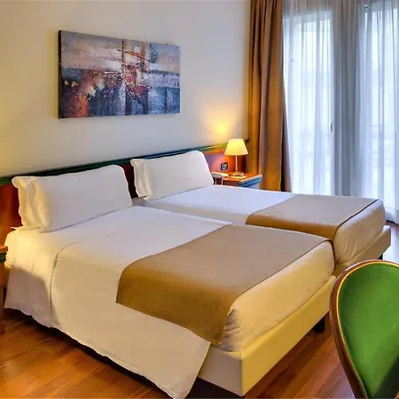 מלון Raffaello 4*