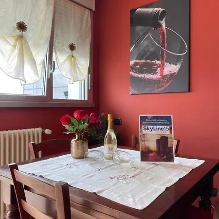 Vakantiehuis Skyline15-elegant Panoramic Apartment-metro M1- Only 20 Minutes From Cathedral