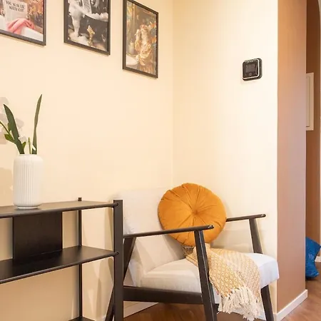 Elegant Near The Subway, Fast Wi-fi And Ac