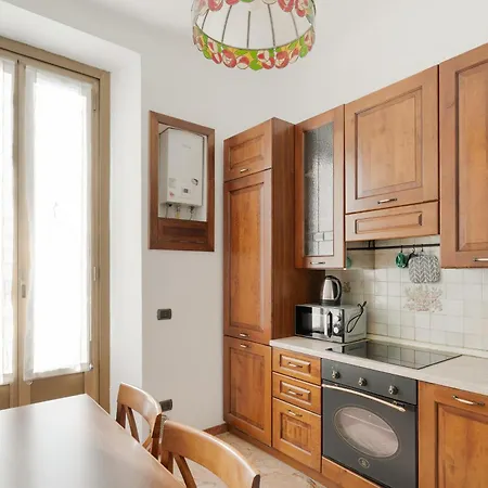 Guesthost - Bright Rubattino Apartmán