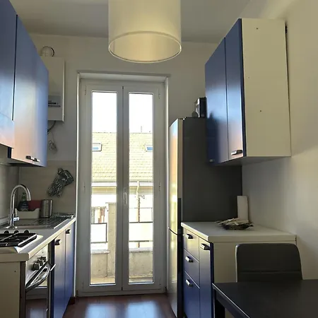 Porta Romana Luminoso Trilocale Con Balcone * 밀라노