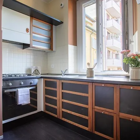 Apartament Elegant Near The Subway, Fast Wi-fi And Ac