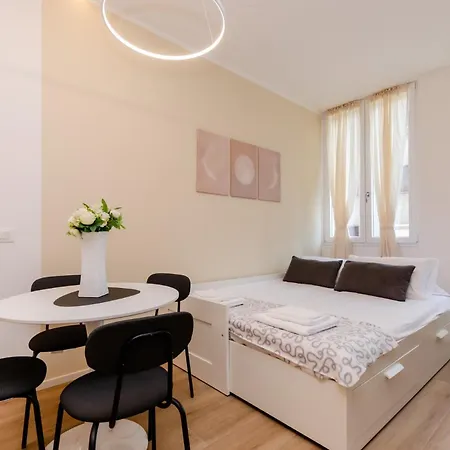 Vivimihome - Le Gemme Di Desenzano * Milánó