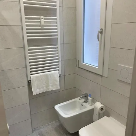 Chiara's Urban Oasis - - Duomo 8 Min Apartament *