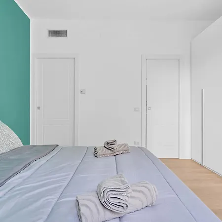 Gua13 - Loreto - Large - * Milan