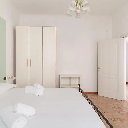 Guesthost - Bright Rubattino * Милан