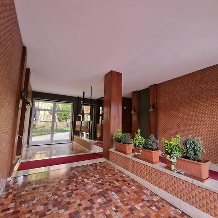 Chiara's Urban Oasis - - Duomo 8 Min